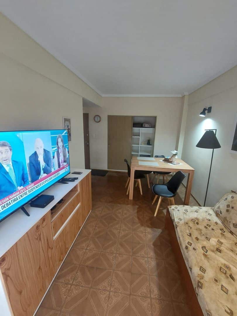 Departamento en alquiler temporario 2 ambientes con balcón - Plaza Colón - foto 2