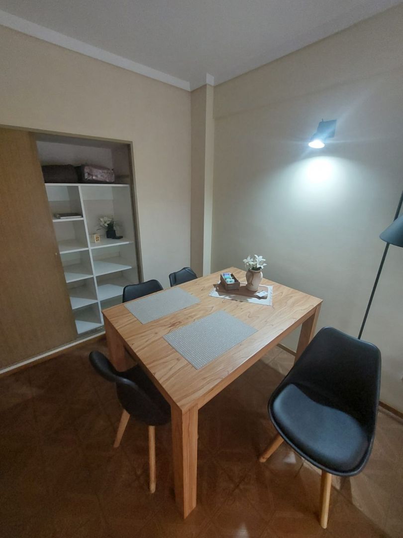 Departamento en alquiler temporario 2 ambientes con balcón - Plaza Colón - foto 3
